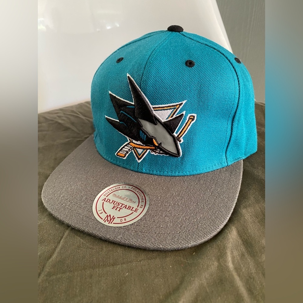 Mitchell & Ness San Jose Sharks SnapBack Hat​